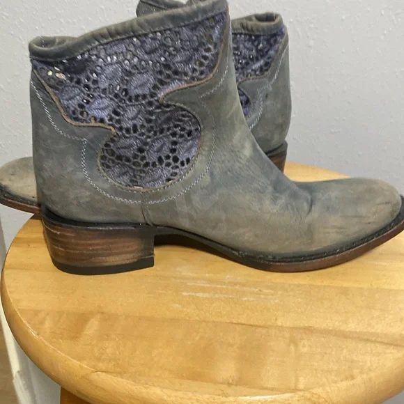 Freebird Blue Gray Leather Ankle Booties - Picture 4 of 9